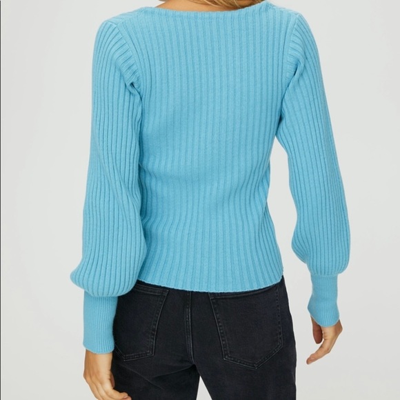 Aritzia Pearl Sweater‎ - Picture 5 of 6
